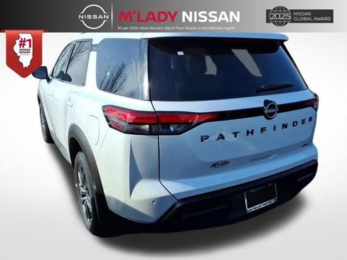 New 2026 Nissan Pathfinder SV image 5