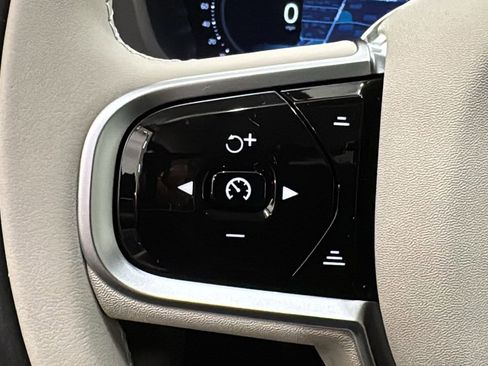 New 2026 Volvo XC60 B5 Ultra w/ Protection Package Premier AWD/4WD image 13