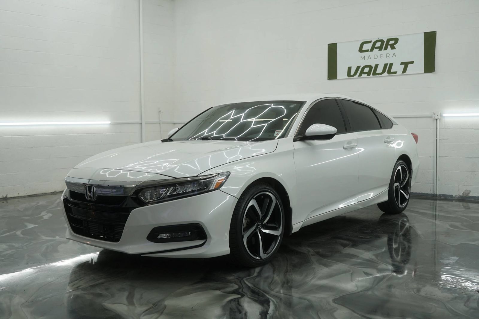 Used 2020 Honda Accord Sport image 2