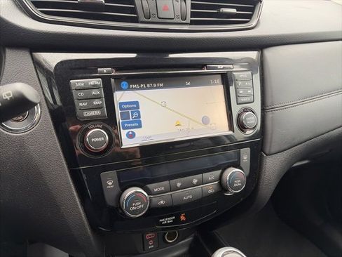 Used 2017 Nissan Rogue SL w/ SL Premium Package image 14