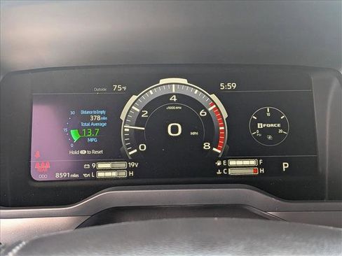 Used 2025 Toyota Tundra Limited AWD/4WD image 12