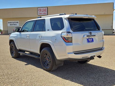 Used 2021 Toyota 4Runner SR5 Premium w/ Moonroof Package AWD/4WD image 3