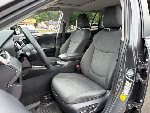 Used 2024 Toyota RAV4 XLE w/ Convenience Package AWD/4WD image 18