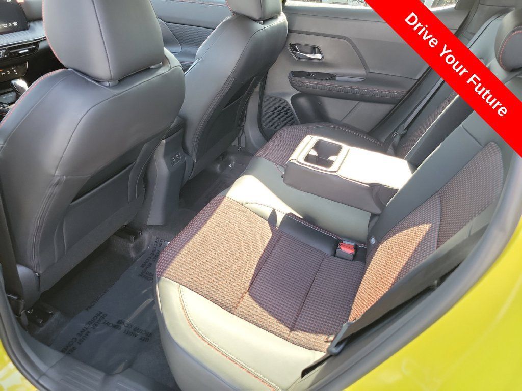 Used 2025 Nissan Kicks SR AWD/4WD image 24