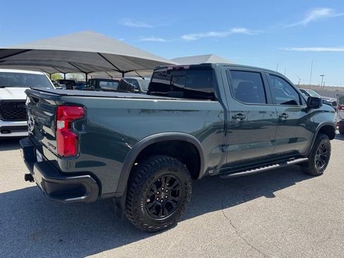 Used 2025 Chevrolet Silverado 1500 ZR2 w/ Technology Package image 6