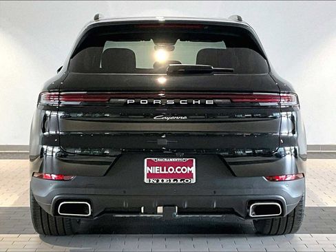 New 2026 Porsche Cayenne image 6
