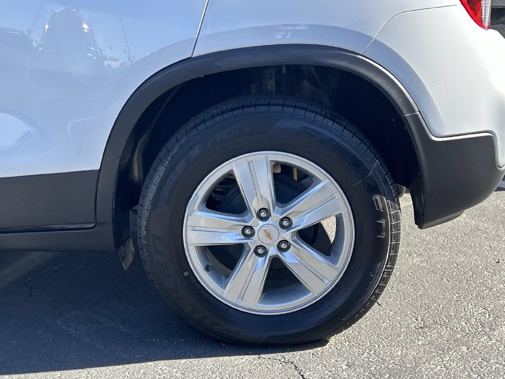 Certified 2020 Chevrolet Trax LS w/ Tint and Cruise Package FWD image 37