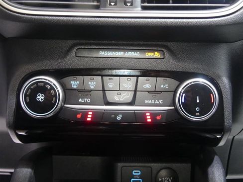 Used 2022 Ford Escape SE w/ Cold Weather Package AWD/4WD image 37