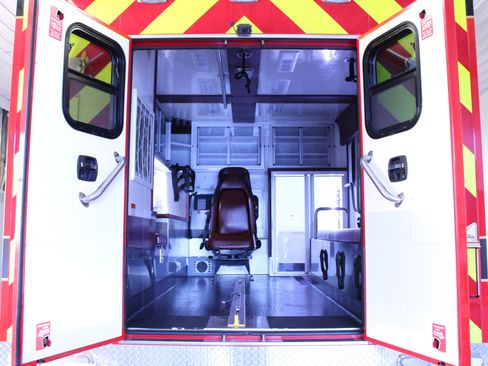 Used 2023 Ford F450 XLT w/ XLT Value Package image 12