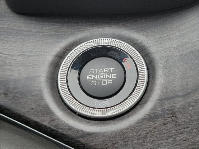 Used 2022 Jeep Grand Cherokee Overland AWD/4WD image 19