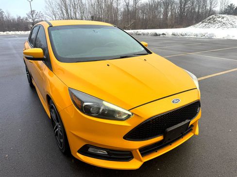 Used 2015 Ford Focus ST w/ Equipment Group 402A image 3