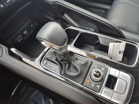 Used 2025 Kia Telluride EX image 28