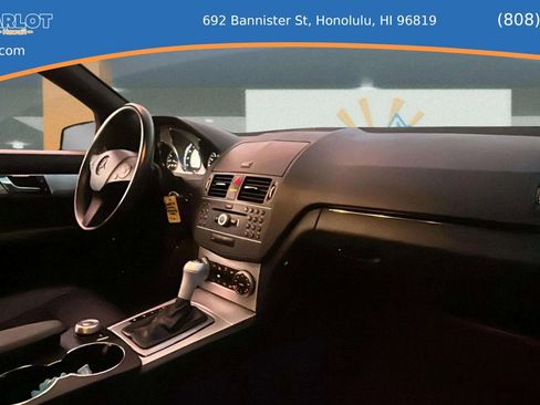 Used 2011 Mercedes-Benz C 300 Sedan w/ Dynamic Handling Pkg image 12