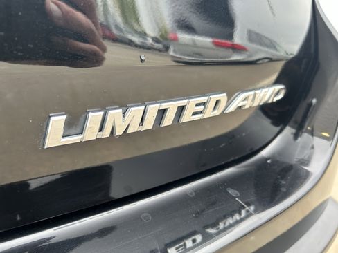 Used 2015 Toyota Highlander Limited AWD/4WD image 9
