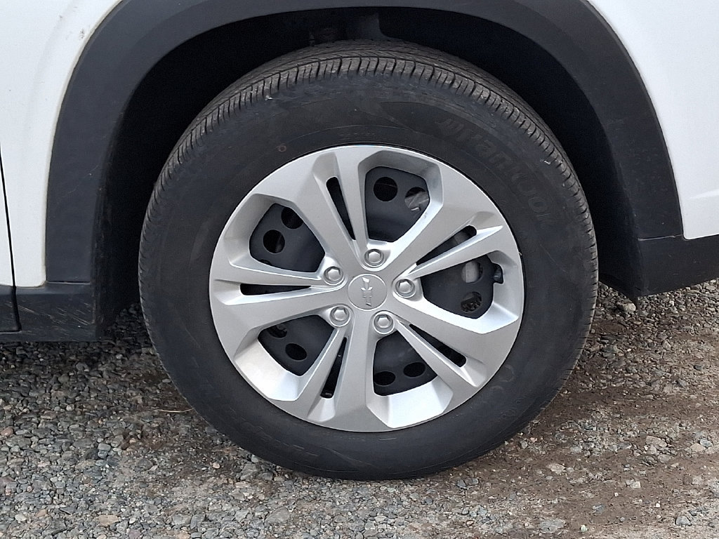 Certified 2024 Chevrolet Trax LS FWD image 31