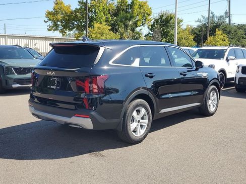 New 2026 Kia Sorento LX FWD image 6