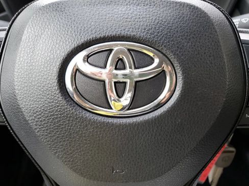 Used 2020 Toyota Corolla LE image 23