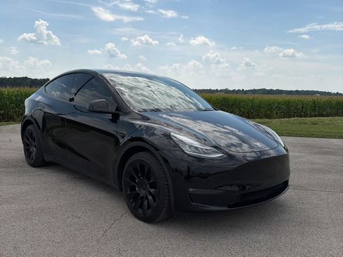 Used 2021 Tesla Model Y Long Range AWD/4WD image 7