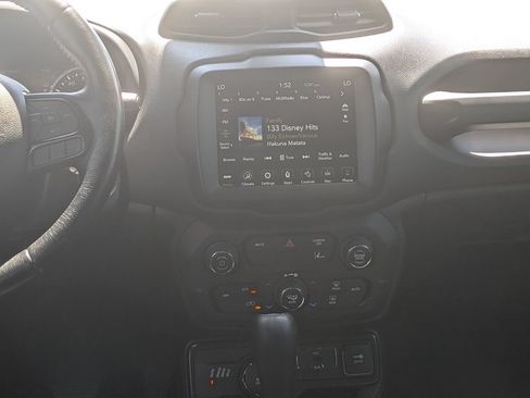 Certified 2022 Jeep Renegade Altitude w/ Convenience Group AWD/4WD image 26
