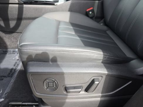 Used 2025 Audi Q5 Premium w/ Convenience Package AWD/4WD image 32