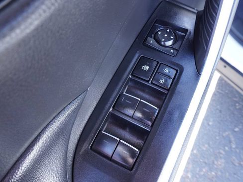 Used 2025 Toyota RAV4 XLE FWD image 15