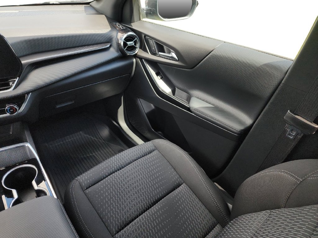 Used 2026 Chevrolet Equinox LT AWD/4WD image 18