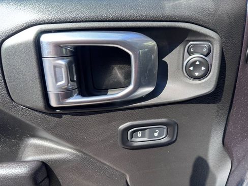 Used 2024 Jeep Wrangler Unlimited AWD/4WD image 11