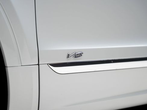 Used 2021 Bentley Bentayga AWD/4WD image 23