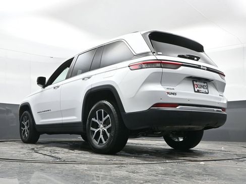 Used 2025 Jeep Grand Cherokee Limited image 53