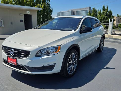 Used 2016 Volvo V60 T5 Cross Country w/ Convenience Package AWD/4WD image 7