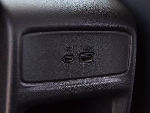 Used 2025 Chevrolet Trax LT w/ LT Convenience Package FWD image 20