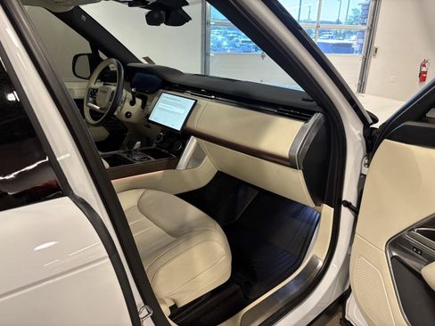 Used 2023 Land Rover Range Rover Long Wheelbase SE AWD/4WD image 48