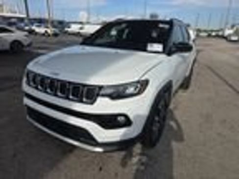 Used 2024 Jeep Compass Limited AWD/4WD image 1