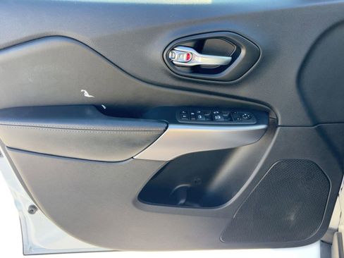 Used 2022 Jeep Cherokee Latitude Lux image 13