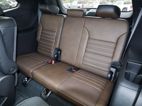 New 2026 GMC Acadia Denali Ultimate w/ LPO, Floor Liner Package AWD/4WD image 13