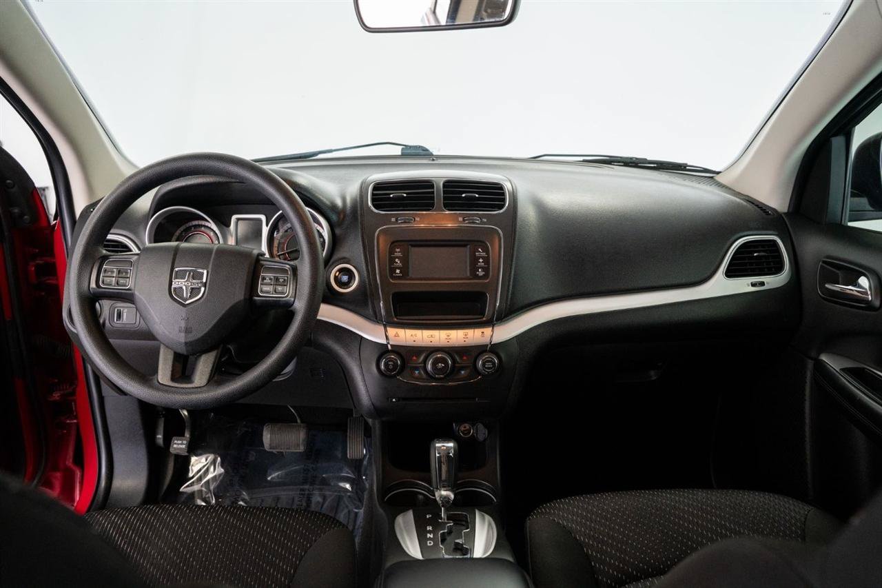 Used 2019 Dodge Journey SE FWD image 14