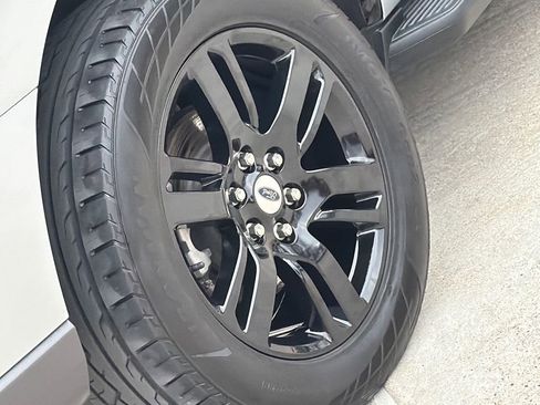Used 2024 Ford Expedition Max Limited AWD/4WD image 9