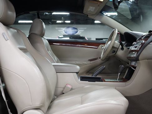 Used 2006 Toyota Solara SE FWD image 16