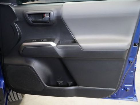 Used 2022 Toyota Tacoma SR5 AWD/4WD image 52