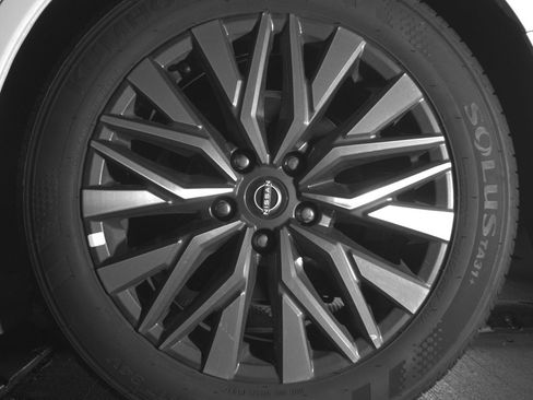 Used 2025 Nissan Altima 2.5 SV FWD image 14