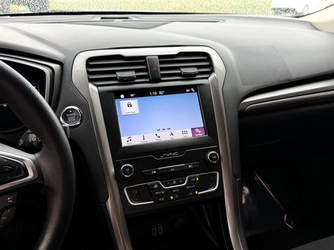 Used 2019 Ford Fusion SE FWD image 35
