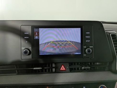 Used 2023 Kia Sportage LX image 7