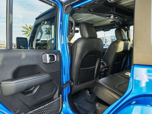 Used 2022 Jeep Wrangler Unlimited Sahara image 17