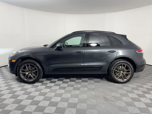 Certified 2025 Porsche Macan image 2