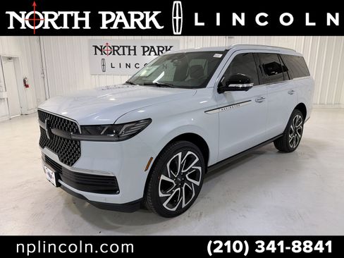 New 2026 Lincoln Navigator Reserve image 1