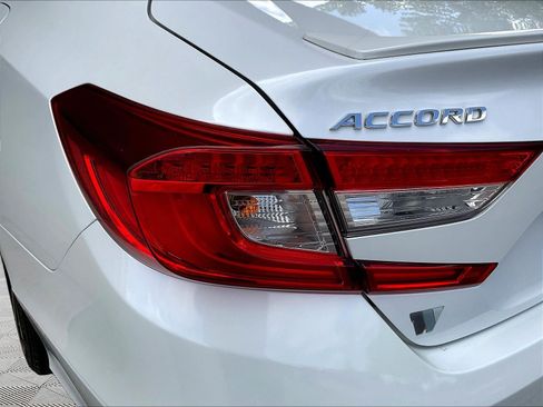 Used 2018 Honda Accord Sport image 22