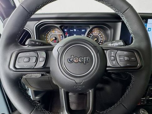 Used 2025 Jeep Gladiator Rubicon image 13