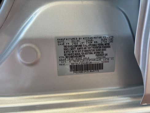 Used 2025 Nissan Versa SV FWD image 27