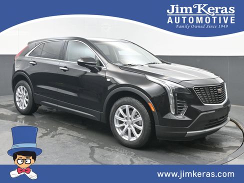 Used 2023 Cadillac XT4 Luxury w/ Cold Weather Package image 1