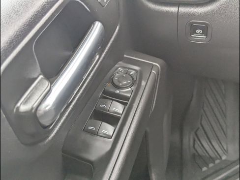 Used 2025 Chevrolet Silverado 1500 Custom Trail Boss AWD/4WD image 30